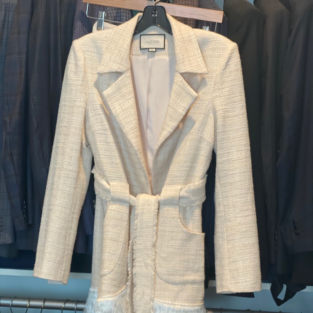 NWOT: ALEXIS Tatum Suit Jacket, fits like a 10